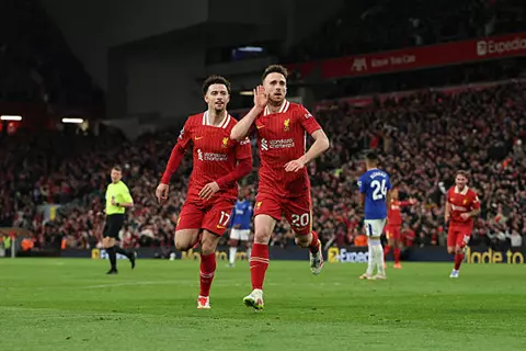 بمشاركة صلاح.. ليفربول يحسم ديربي ميرسيسايد أمام إيفرتون ويقترب من لقب بريميرليج (فيديو)